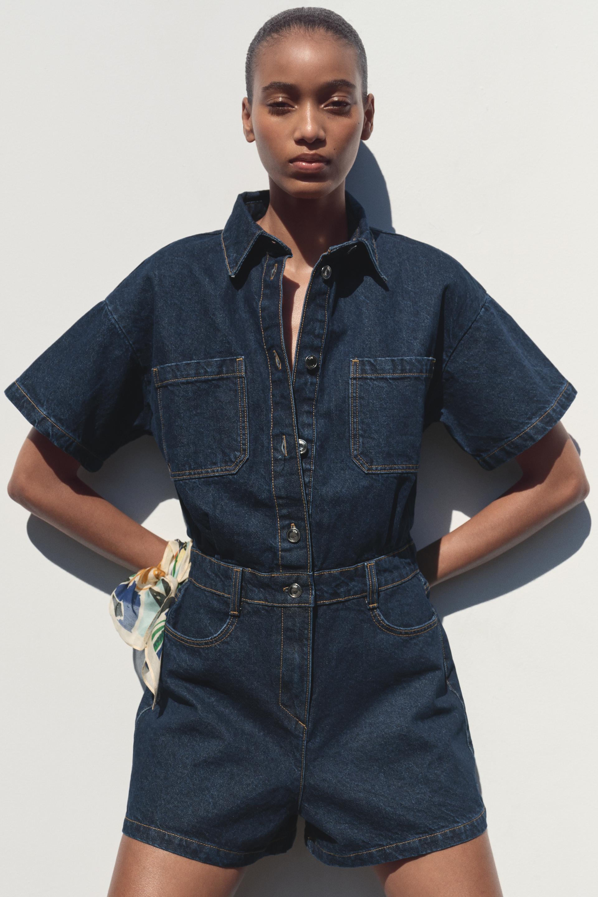 Reyla Denim-Playsuit von Talaine in eleganter Detailansicht