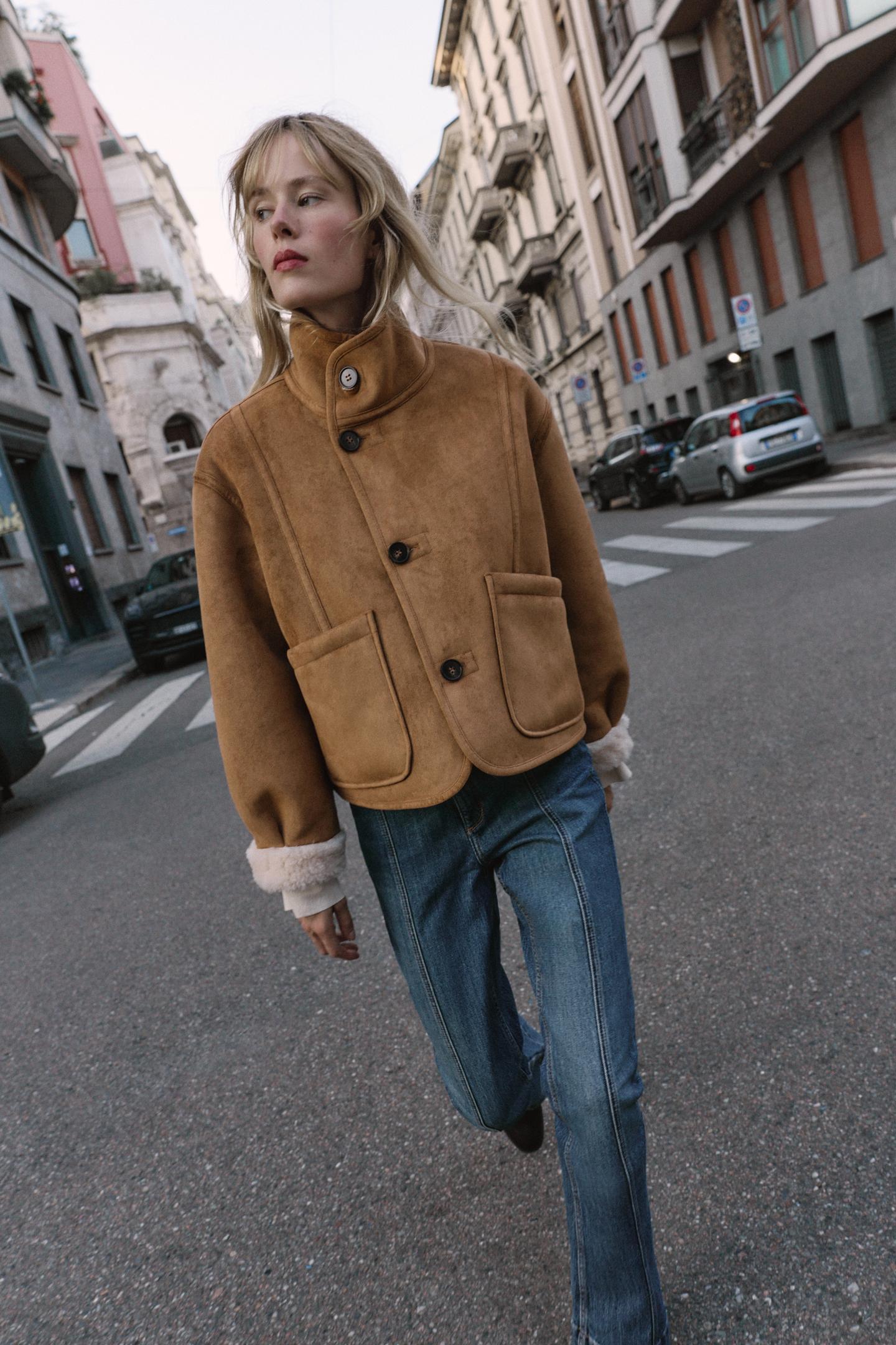 wendbare damenjacke mit kontrastnähten und taschen