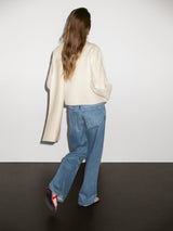 Aveline Mantel kombiniert mit Jeans im Streetstyle Look