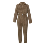 klassieke dames outfit met jas
