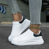 Weiße Damen Sneaker aus Kunstleder – Lunaira casual Look