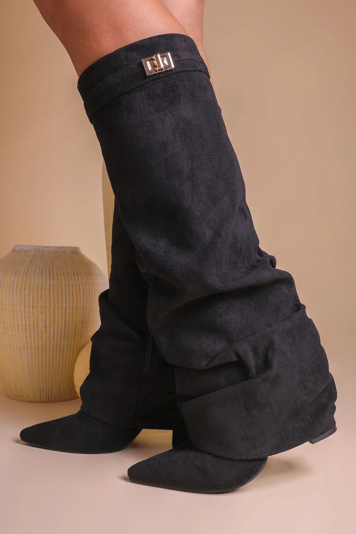 Marzella Slouch Boots in Schwarz