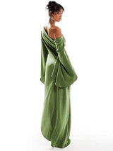 Rückansicht der Emerald Elegance Satin Maxi Dress in Smaragdgrün