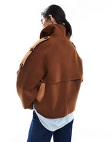 Veloura Herbstjacke Damen mit hoher Kragenpartie