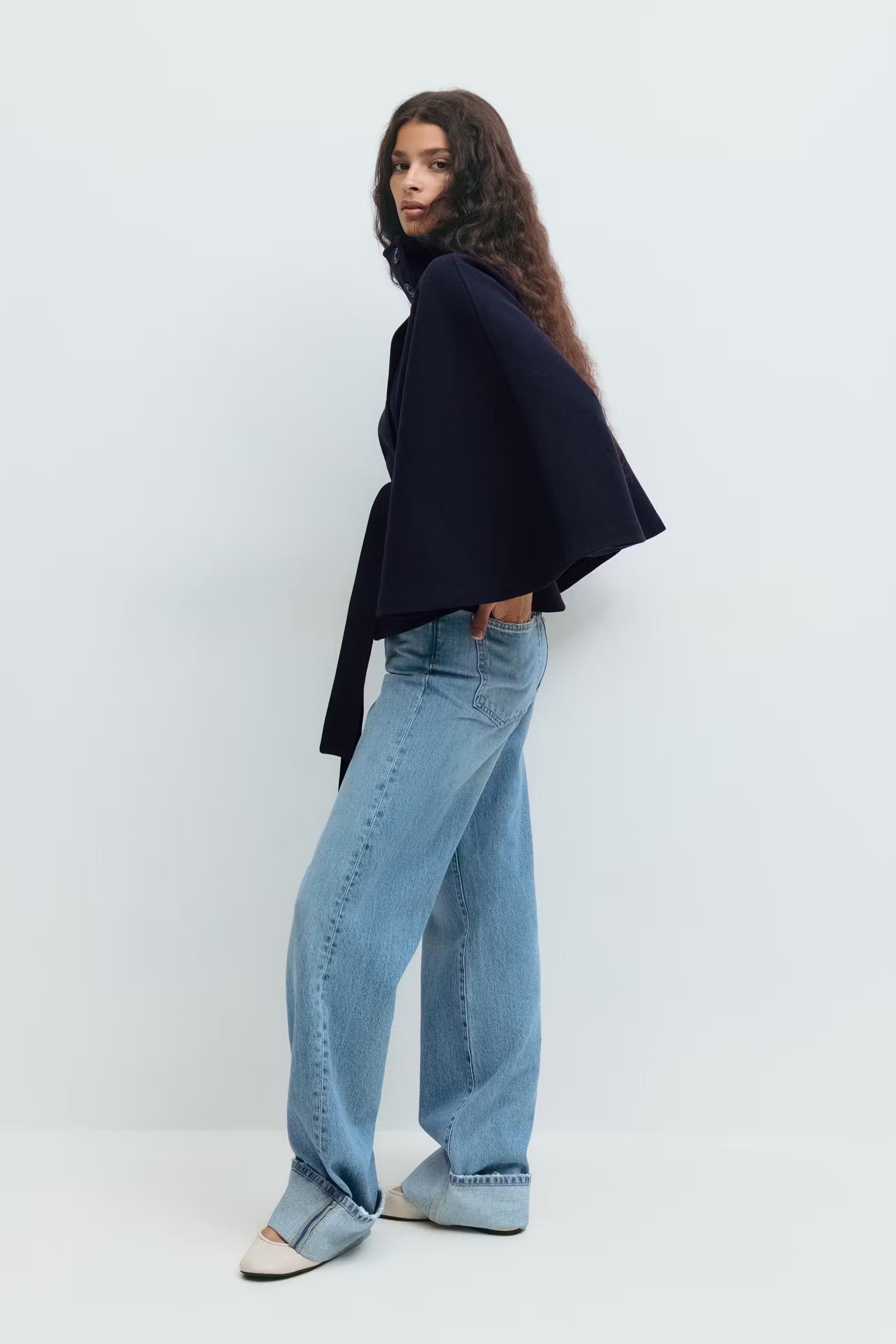 Loreza Cape Damenmantel in Dunkelblau mit elegantem Design