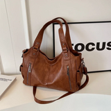 Amber Schultertasche in Braun aus veganem Leder

