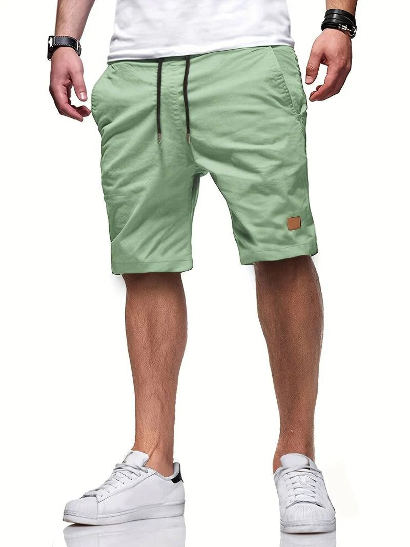 praktische korte broek met koordsluiting
