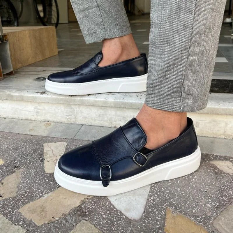 Handgemaakte leren loafers met verfijnd design en hoogwaardige afwerking

