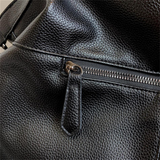 close-up rits en textuur synthetisch leer zwart
