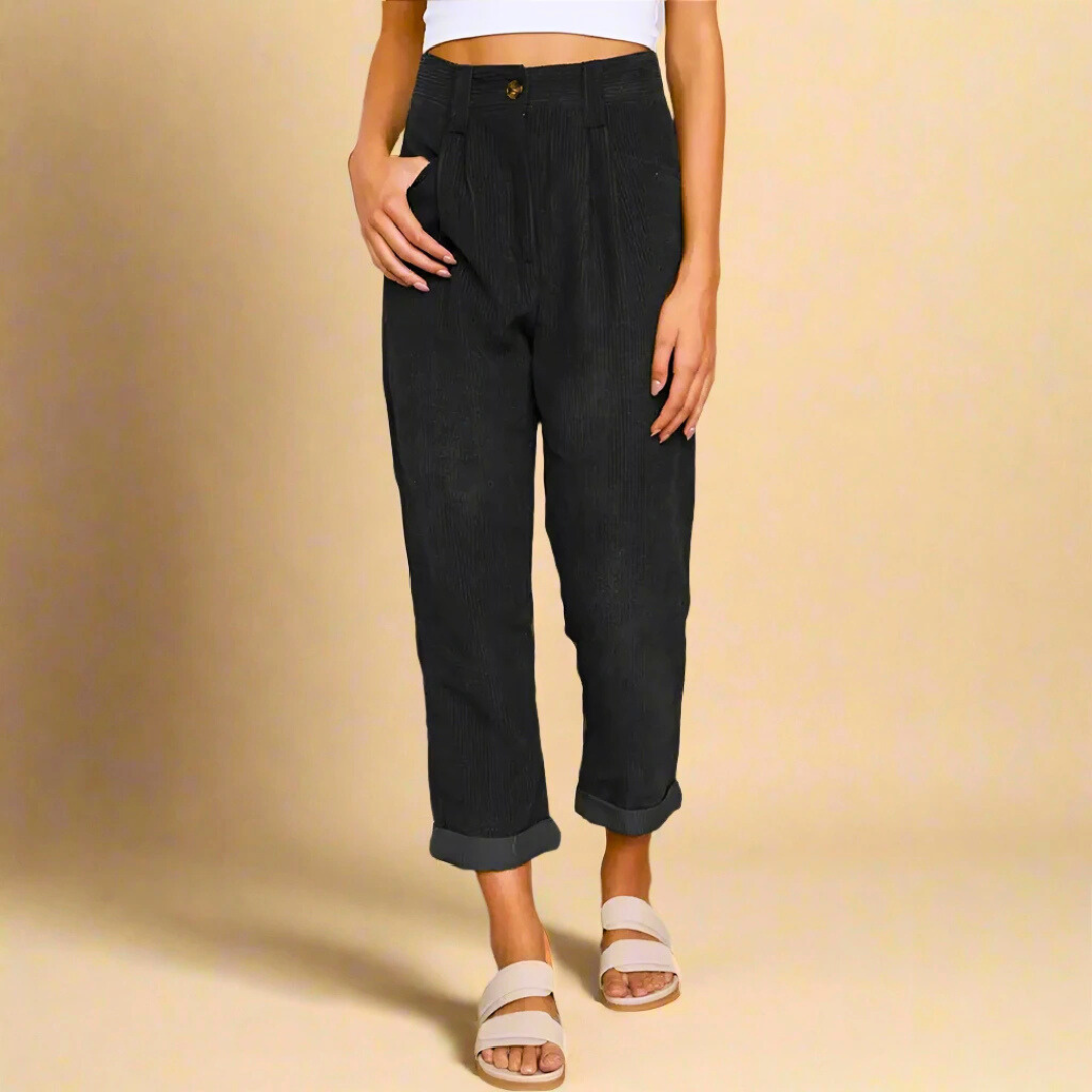 zwarte corduroy high waist broek met rechte pijpen en zomerse styling