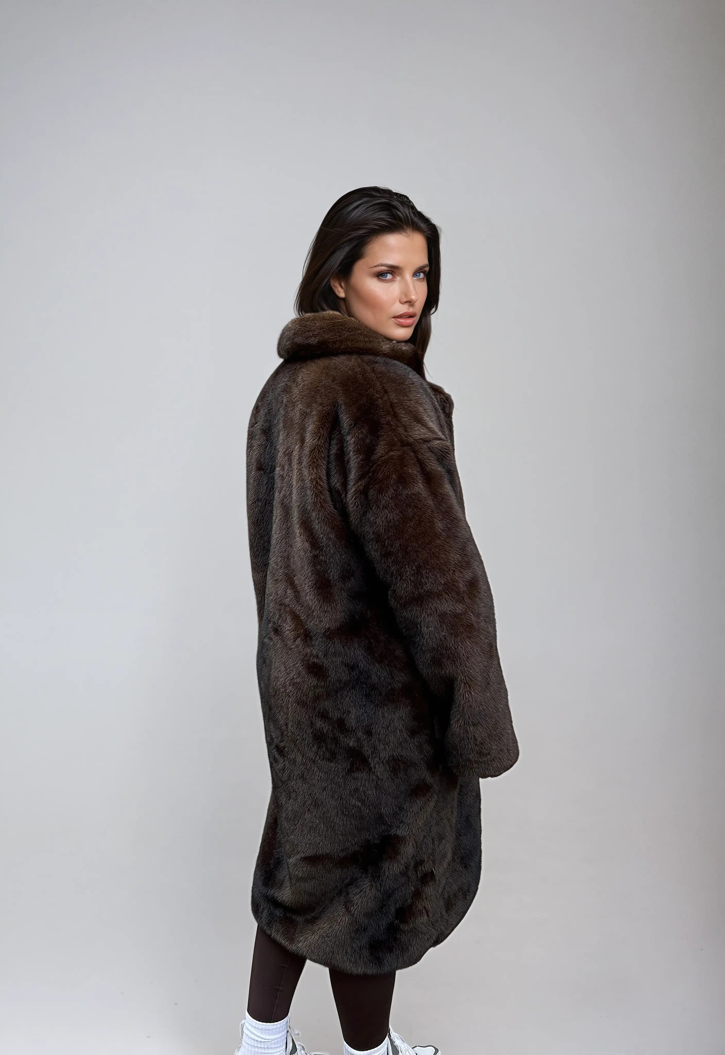 Melania Faux-Fur Mantel Damen in Braun mit figurbetonter Passform