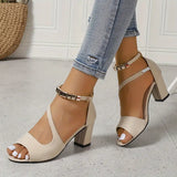 beige orthopedische sandalen met blokhak en gouden enkelbandje