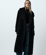 Luxe Cozy Chic Teddy een zachte faux fur jas met teddy-textuur en een chique uitstraling.