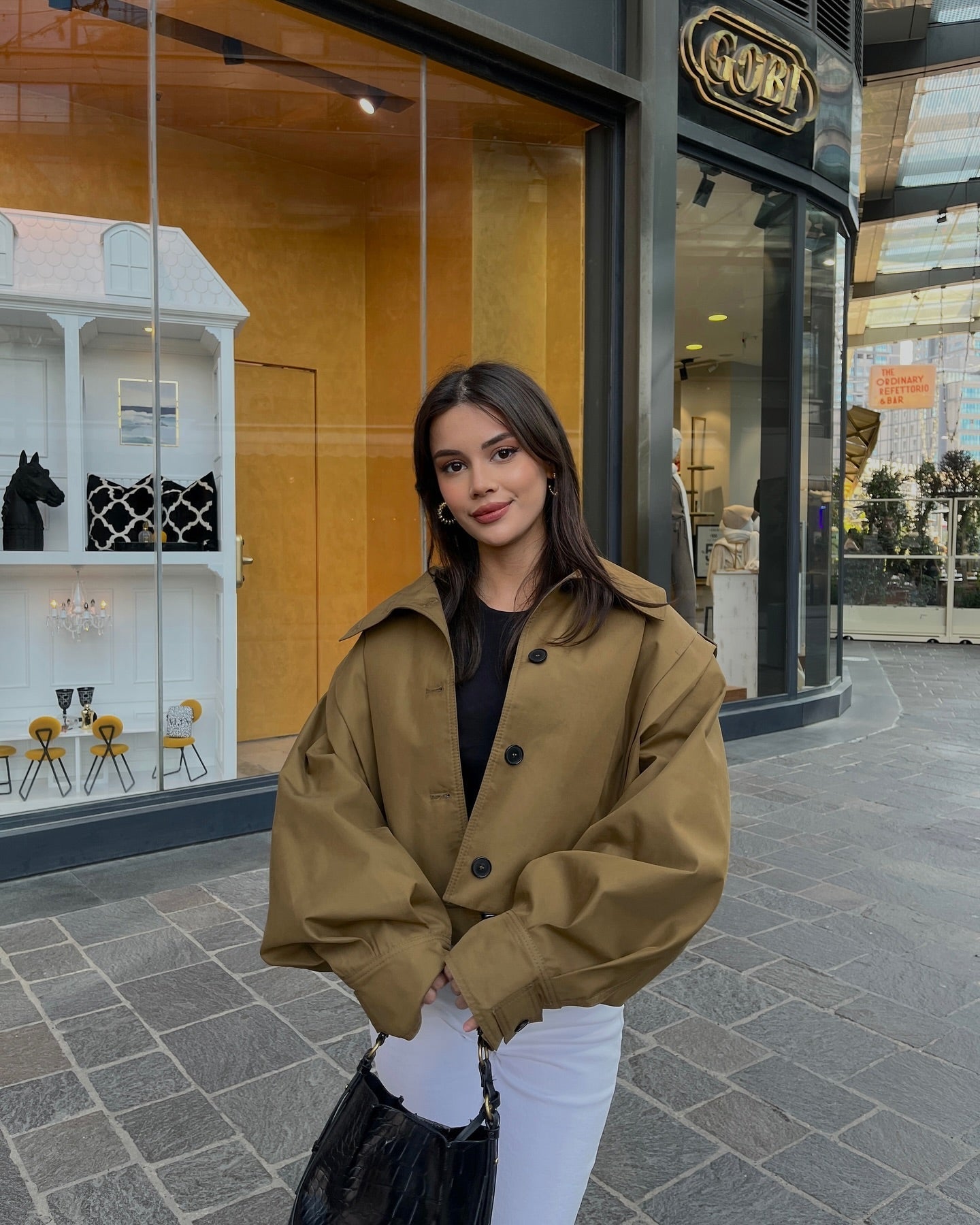 Marceline Jacke | Cropped Trenchcoat mit Volumenärmeln & Klassischen Details