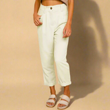 gebroken witte corduroy broek voor dames met enkellengte en riemlussen