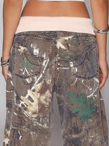 Baggy Jeans mit Camouflage-Print und umgeschlagenem Bund Seitenansicht