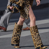 Velmira Leopard Print Stiefel mit Spitze
