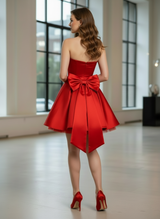 Rivella Bow Mini Dress | Rotes Strapless Party Minikleid mit abnehmbarer Schleife