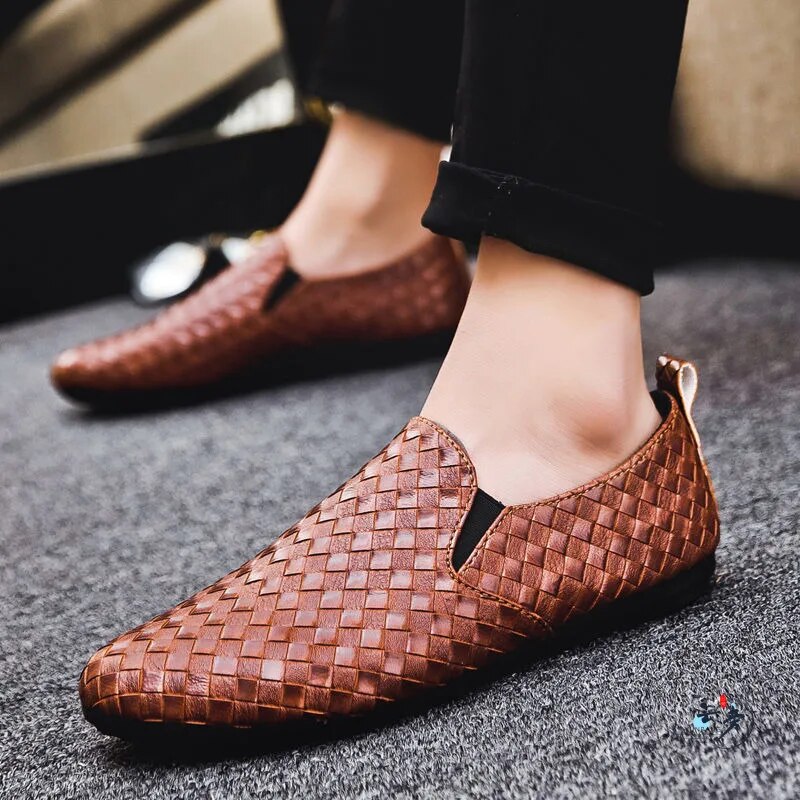 Luxe leren loafers met handgevlochten afwerking

