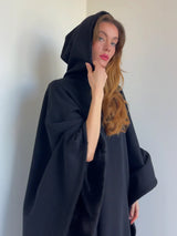 Eden Hoodie Blanket in Schwarz kuschelig
