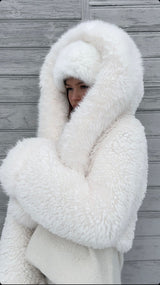 Damenjacke mit Felloptik für kalte Tage