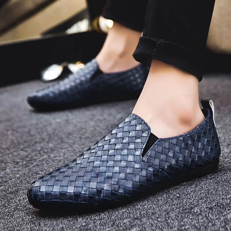 Gevlochten leren loafers met slip-on ontwerp en ventilatie

