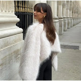 Close-up van de FrostFlex sweater - Luxe fluffy textuur