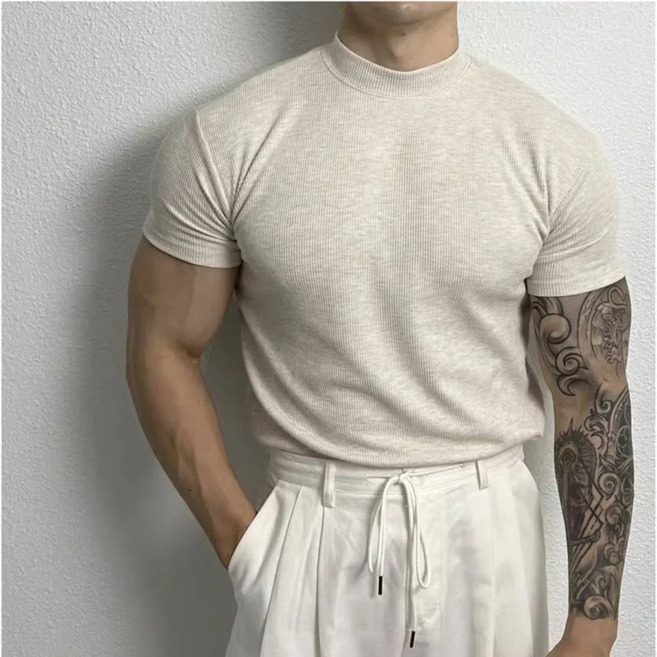 matteo fit strak t-shirt lichtblauw, strak heren t-shirt elastisch katoen, moderne hoge hals heren t-shirt, casual heren t-shirt wit, sportief heren shirt olijfgroen, zwarte heren t-shirt slim fit, ademend heren t-shirt elastisch, stijlvolle basic heren t-shirt
