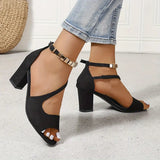 Zwarte sandalen met blokhak en open teen
