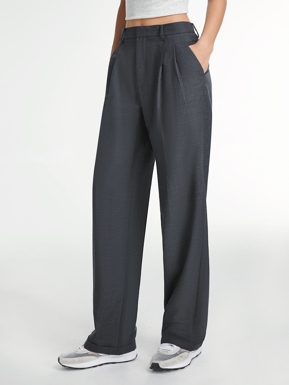 Vooraanzicht donkergrijze pantalon met plooien
