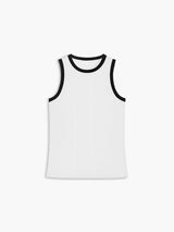 Witte tanktop met zwarte contrastbiezen
