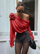 Rode semi-transparante one-shoulder blouse