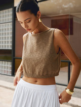Vooraanzicht gebreide tanktop in camel
