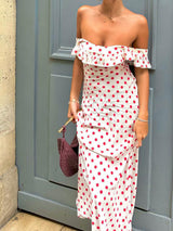off-shoulder maxi jurk met polkadots en ruches
