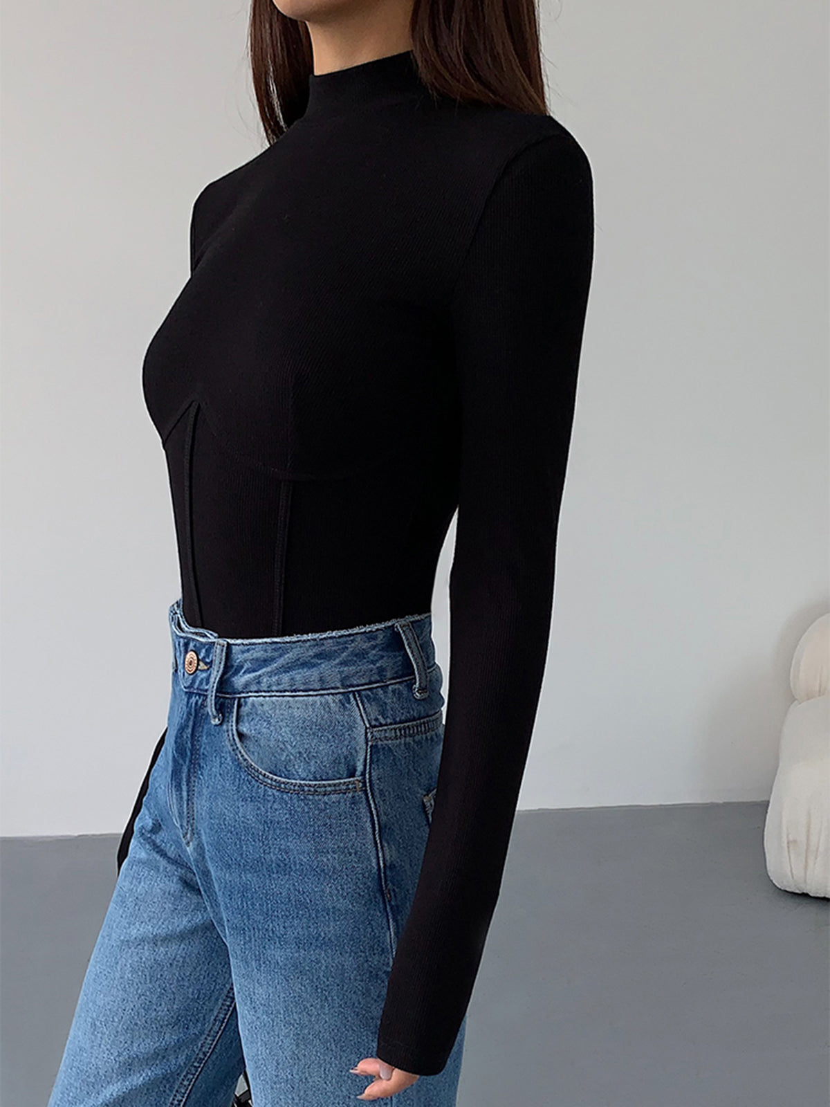 Meliora | Mock Neck Ribbed Top met Piping Detail