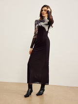 getailleerde maxi jurk met stretch en opvallende print
