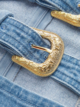 moderne denimjurk met strakke pasvorm
