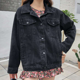 Beatrice Denim Jacket in zwart met kleurrijk geborduurd patroon op de rug.