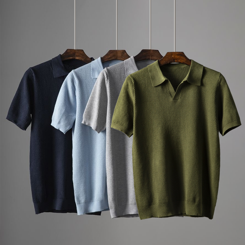 Luca gebreide polo, luxe gebreide polo, herenmode, poloshirt met textuur, smart-casual kleding, zomer polo, comfortabele pasvorm polo, stijlvolle polo
