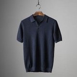 Aksel polo in donkerblauw aan hanger
