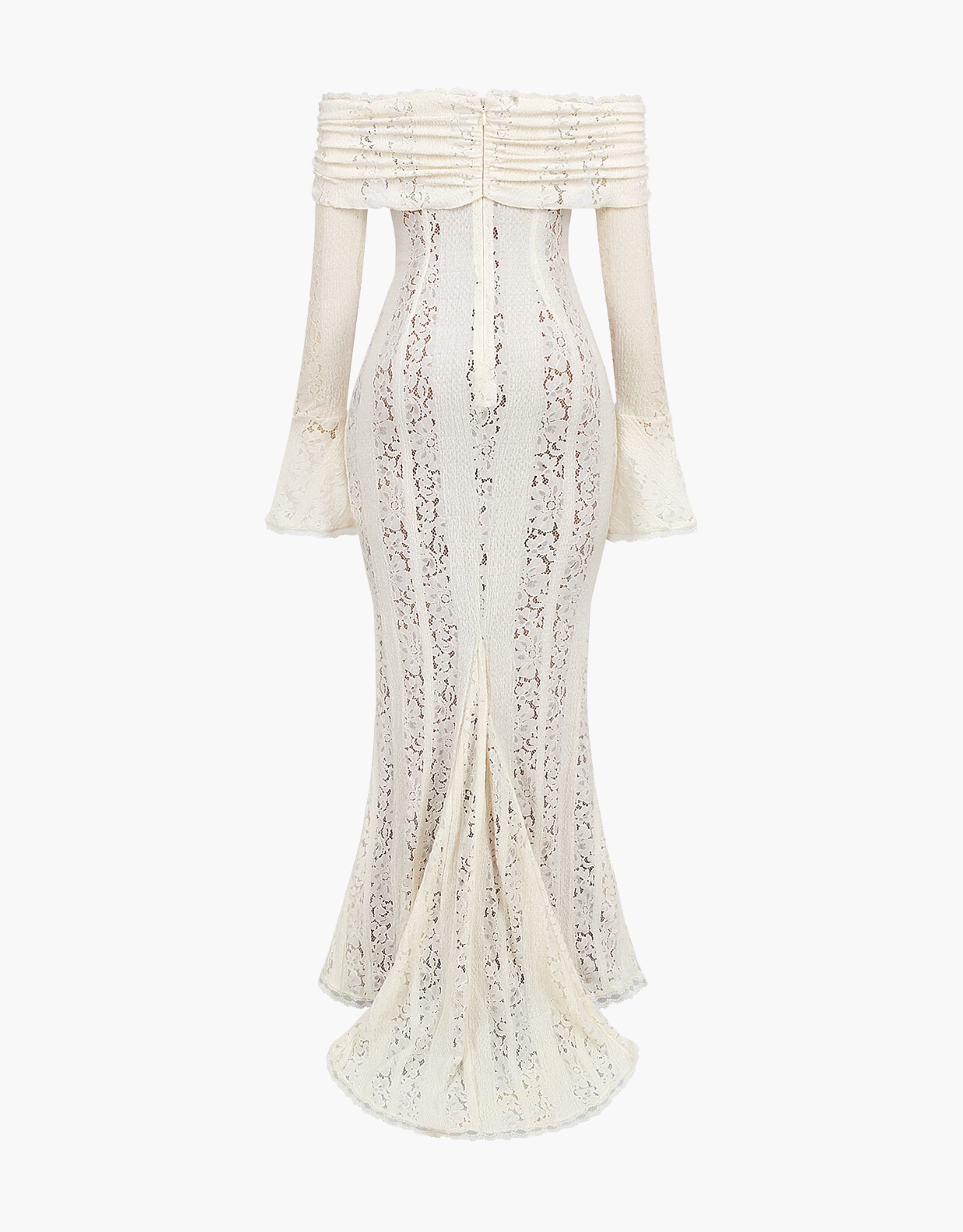 off-shoulder kanten maxi jurk ivoorwit, elegante bruidsjurk met kant en ruches, romantische maxi jurk met lange mouwen, witte gala jurk kantdetails, Celestine Grace off-shoulder jurk
