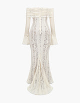 off-shoulder kanten maxi jurk ivoorwit, elegante bruidsjurk met kant en ruches, romantische maxi jurk met lange mouwen, witte gala jurk kantdetails, Celestine Grace off-shoulder jurk
