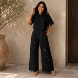 Talaine Marlene Set aus Blumenspitze in Schwarz, feminine Zweiteiler-Kombination