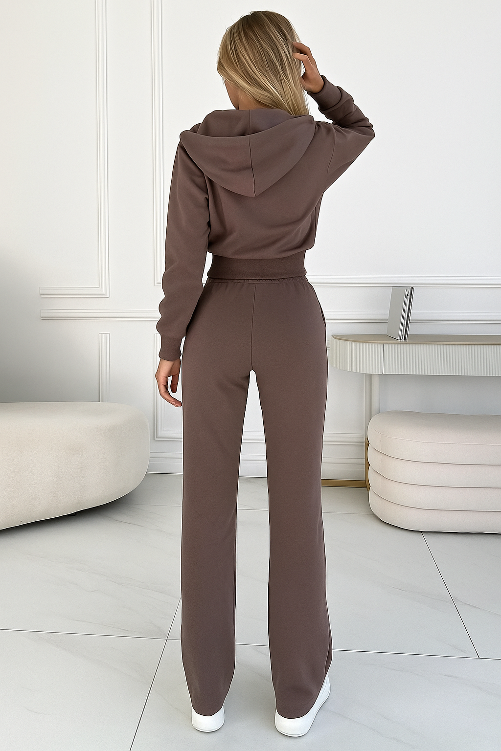 Varella | Elegantes Damen-Tracksuit mit Wide-Leg Hose & Cropped Hoodie