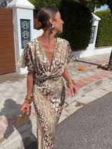 Florielle – Midi-Kleid mit Kurzarm und fließendem Faltenwurf, frontale Ansicht