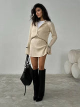 Lorvien Strickset Beige mit Bluse und Minirock
