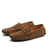 Bruine suède loafers voor heren in Italiaanse stijl
