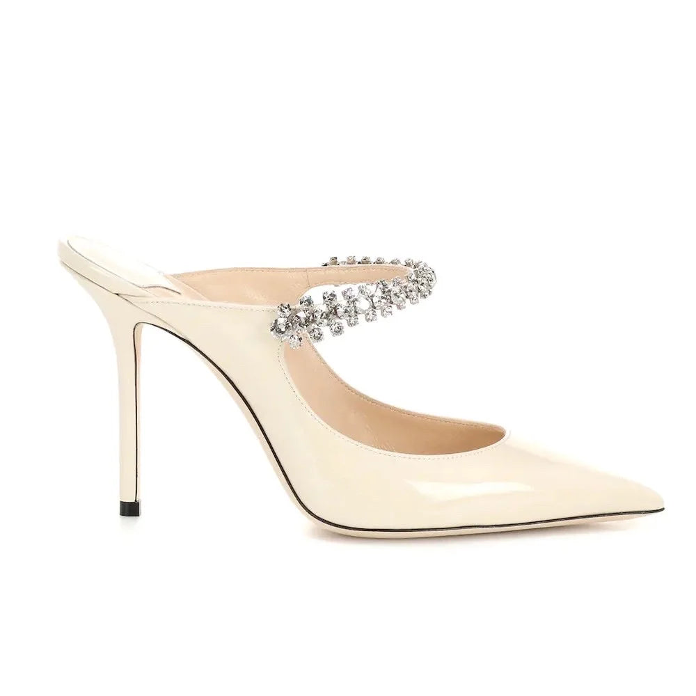 Noirella Heels nude mit elegantem Kristallriemchen
