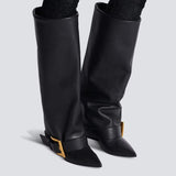 Velmira High Fashion Stiefel Schwarz mit Goldschnalle
