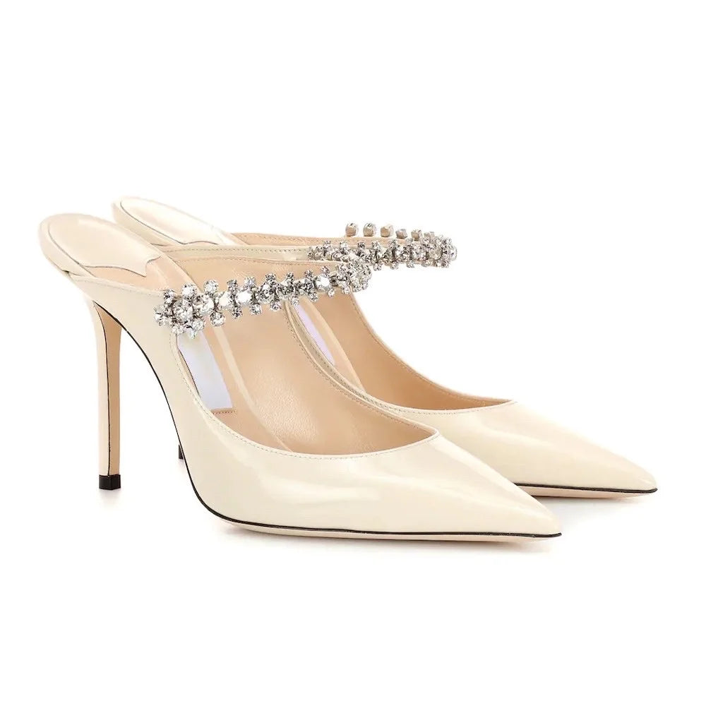 Noirella Heels nude mit elegantem Kristallriemchen
